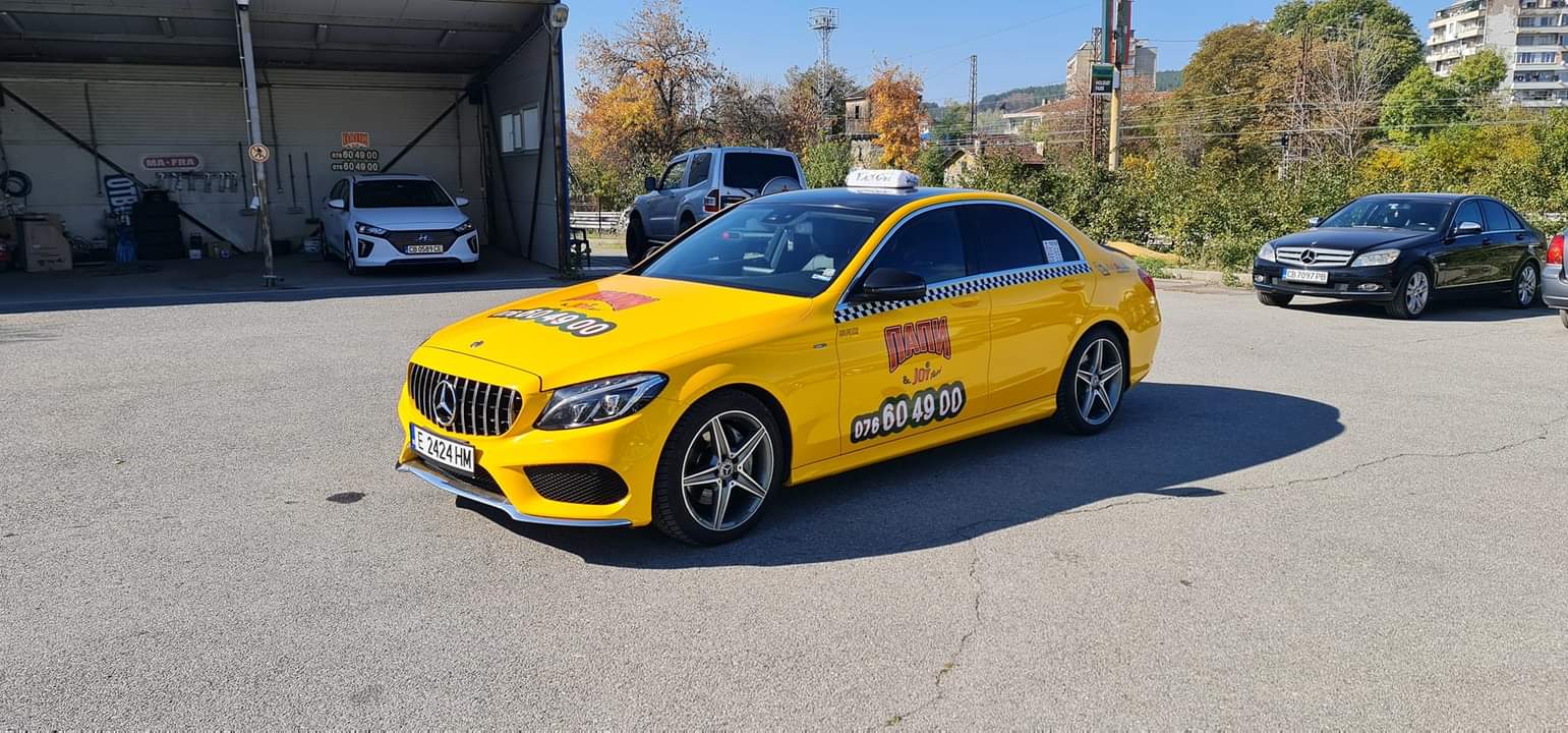 Автомобил от галерията на Папи Такси Перник